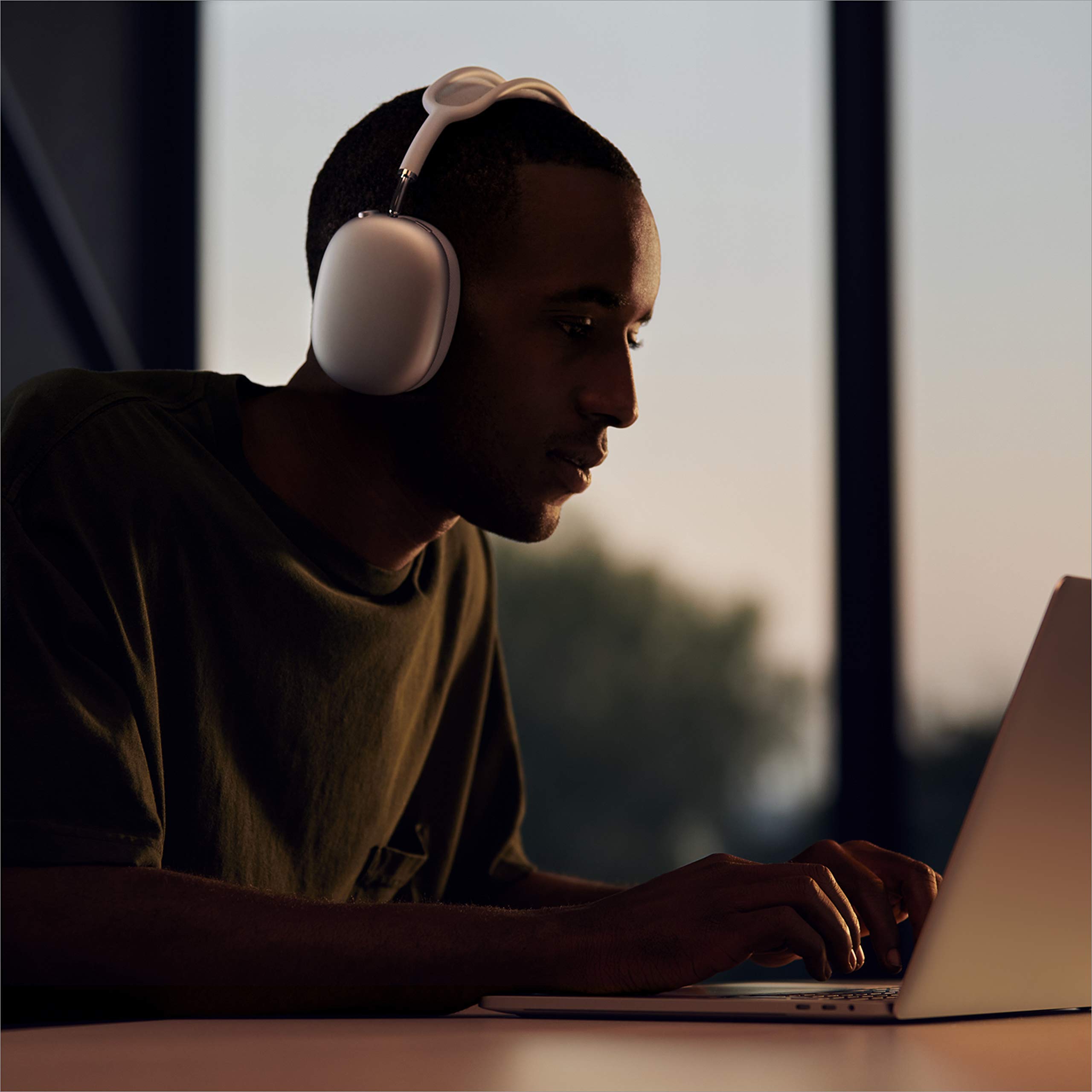 Apple AirPods Max - Space Gray (Renewed) thumbnail
